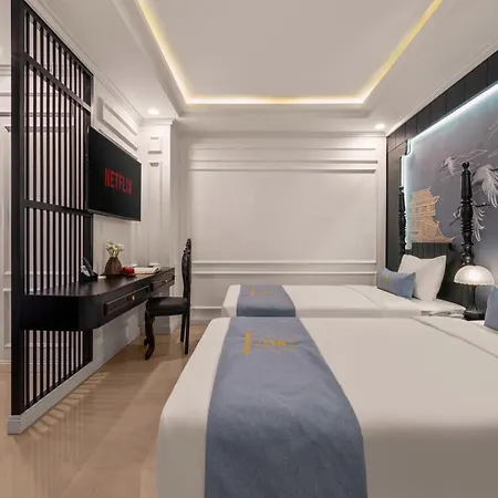 Elegant Hotel Hue Exterior photo